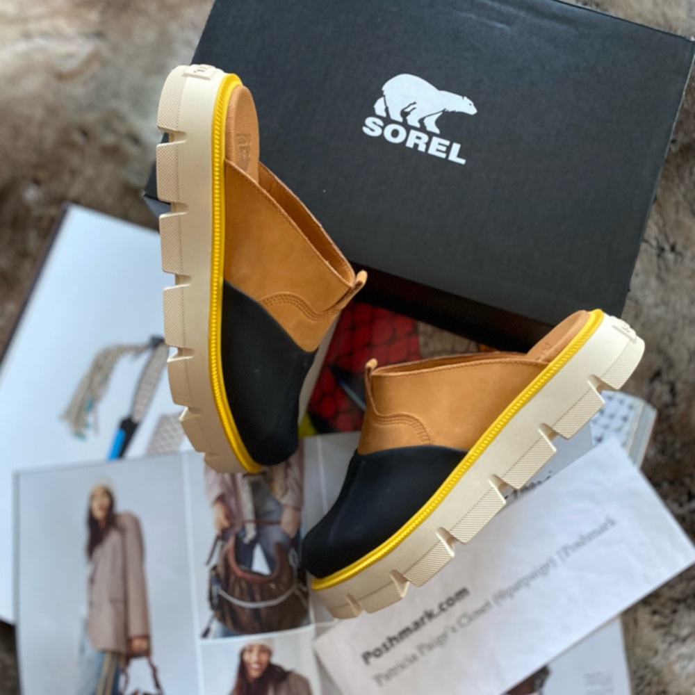 Sorel Two-Tone Black and Tan Mule Clogs with Yellow Trim - Picture 14 of 16